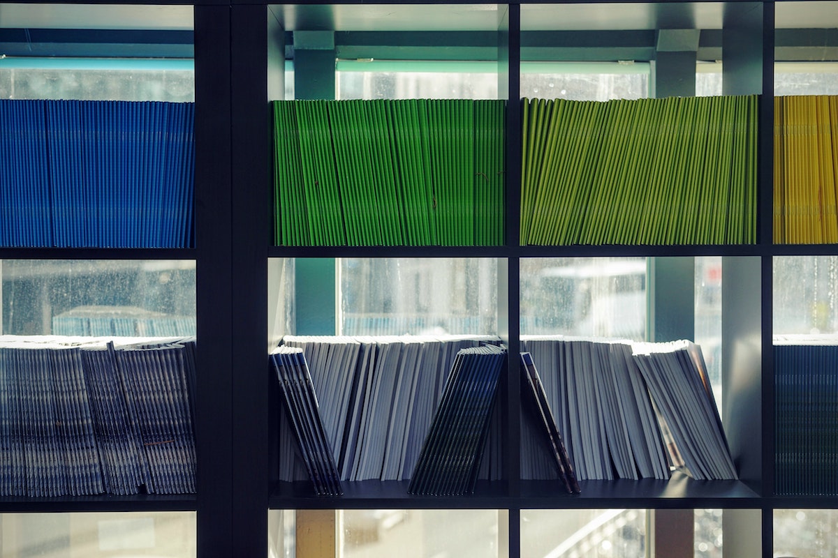 Colorful groups of bound documents organized in cubicles